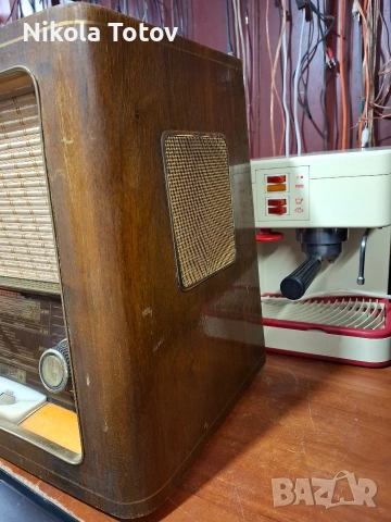 Продава се дървено радио Loewe Opta. , снимка 3 - Антикварни и старинни предмети - 54033908