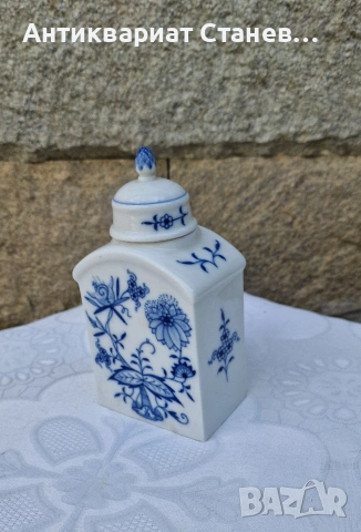 ✨💙 МАЙСЕН (MEISSEN) – ПОРЦЕЛАНОВО ШИШЕ С КАПАЧЕ"СИН ЛУК" 💙✨ , снимка 2 - Антикварни и старинни предмети - 54793356