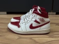 Кецове Nike Air Jordan 1 Mid Reverse Chicago, снимка 2