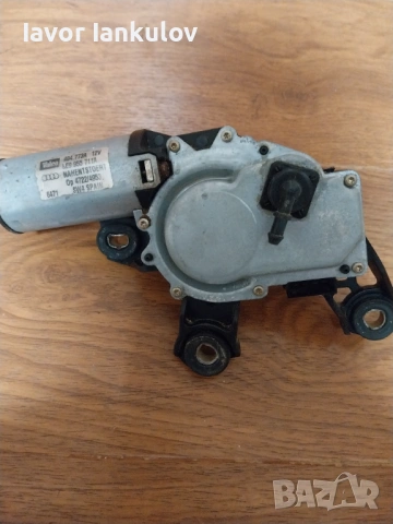 Моторче за задна чистачка, снимка 2 - Части - 53996040