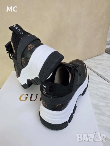 Маратонки на Guess , снимка 2 - Маратонки - 54458953