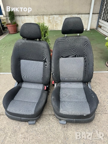 Предни седалки VW Golf 4 , снимка 2 - Части - 54387105
