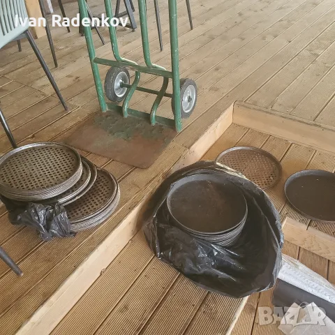тави за пица метални 33 см, снимка 2 - Обзавеждане на кухня - 55332545