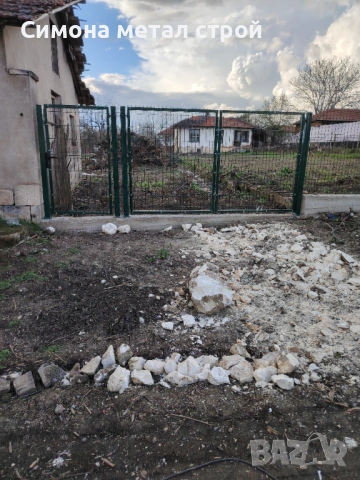 Дворни врати, огради и портали 