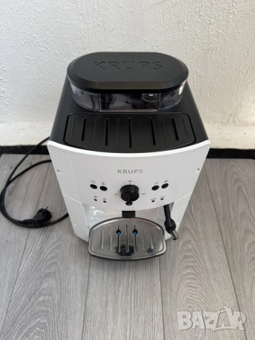 Компактен Кафеавтомат Krups Essential EA8105 (15 Bar, Метална мелачка, Еспресо), снимка 4 - Кафемашини - 55335116
