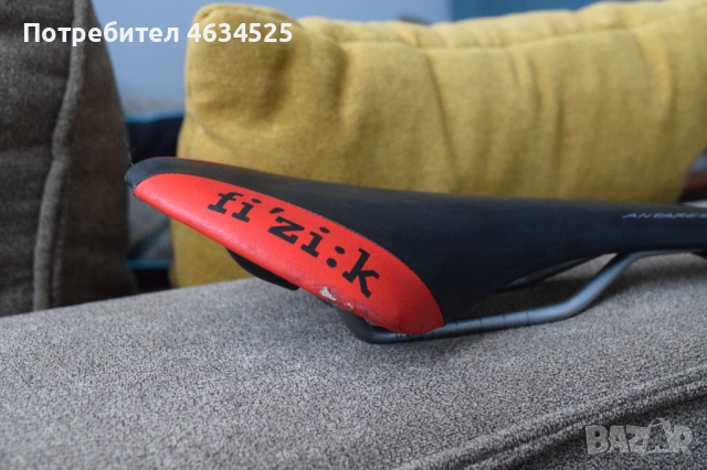 Седалка Fizik Antares Червена, снимка 5 - Аксесоари за велосипеди - 54884594