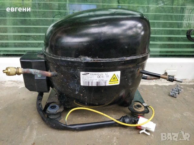 Samsung RSA1ZTSL, снимка 2 - Хладилници - 54657121