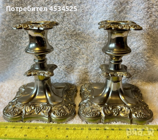  Английски посребрени свещници – Rococo Revival 📅 ок. 1900–1920 г. | Комплект от 2 бр., снимка 2 - Антикварни и старинни предмети - 54170875