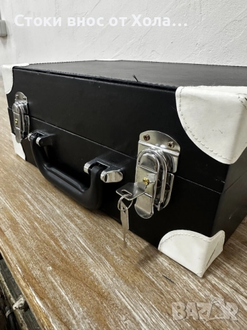 Козметичен куфар за грим и лакове, несесер с огледало, заключващ се  Relaxdays , снимка 5 - Куфари - 55575594