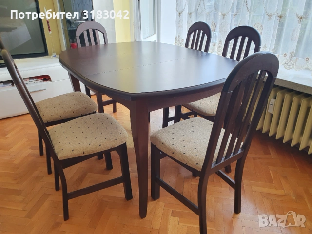 Стилен комплект за трапезария, състоящ се от разтегателна маса и 6 броя столове. 