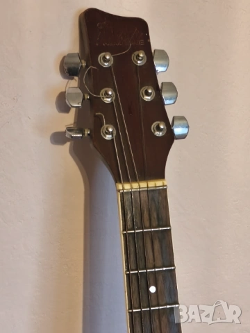 Продавам акустична китара , снимка 2 - Китари - 54240376