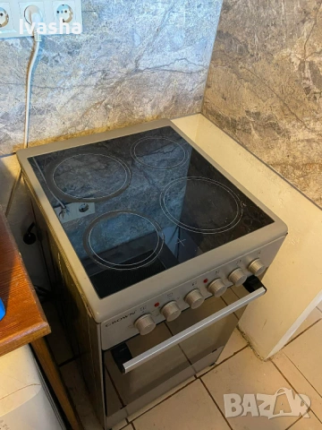 Електрическа готварска печка Crown с керамичен плот, снимка 5 - Печки, фурни - 54007707