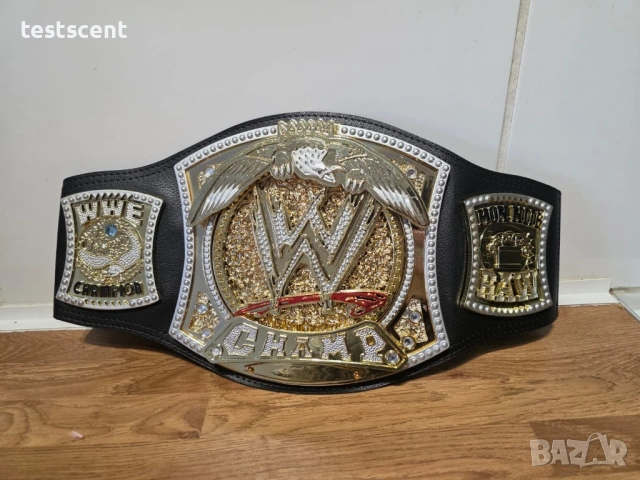 Висок клас кожен шампионски колан WWE 2010 John Cena  Spinner Championship Belt Mattel Replica Toy, снимка 2 - Фен артикули - 54697092