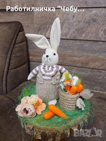 Великденска декорация върху дърво