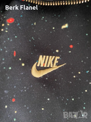 Vintage Nike горнище с дизайн на космос., снимка 2 - Спортни дрехи, екипи - 54390070