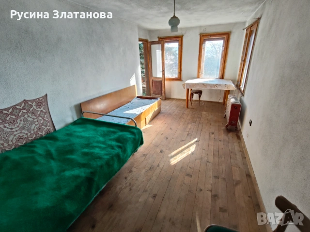 Продава триетажна масивна къща в с.Челопеч с голям двор и лице на две улици, снимка 7 - Къщи - 53959949