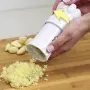 Страхотна преса GARLIC M A S T E R за чесън на кубчета, снимка 1