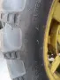 продавам комплект редови гуми с джанти за трактор John Deere , снимка 3