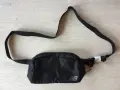 НОВА оригинална мъжка / унисекс черна чанта / crossbody bag / чантичка за кръста "банан" NEW BALANCE, снимка 4
