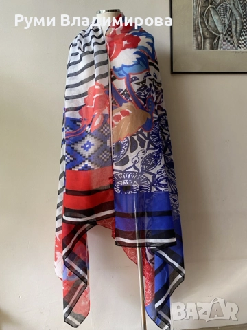 Голям шал Desigual в синьо и червено