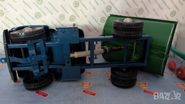 Стара играчка - ЗИЛ , снимка 5 - Колекции - 54313334