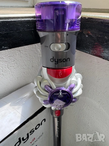 Вертикална Безжична Прахосмукачка Dyson V8 Advanced – 425W Мощност и до 40 мин. Работа!, снимка 2 - Прахосмукачки - 54486067