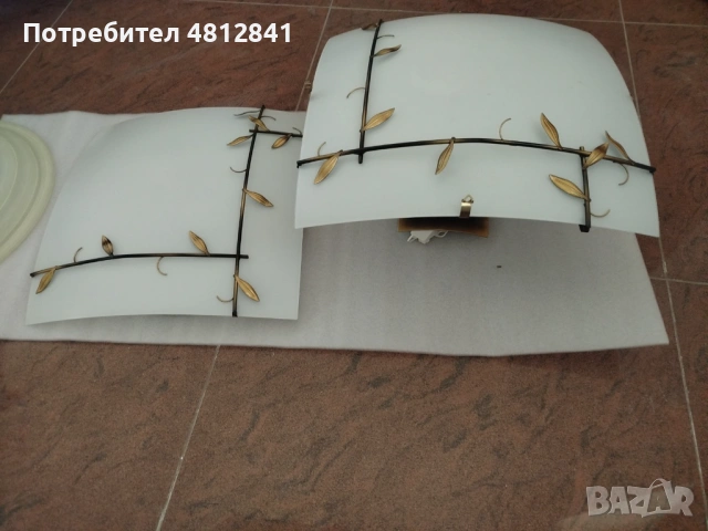 Комплект 2 бр. винтидж плафони със златни листа – като нови!