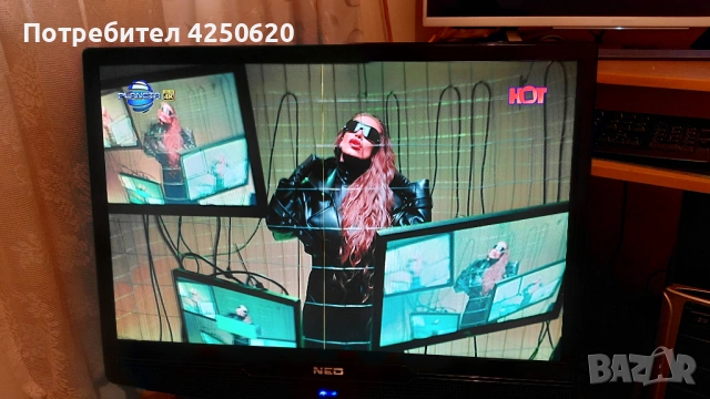 Малък лед телевизор монитор нео 22 инча с тънка жълта черта, снимка 3 - Телевизори - 54182052