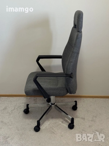 Ергономичен офис стол със сива текстилна тапицерия и метална основа – 4 броя, снимка 3 - Столове - 54038438