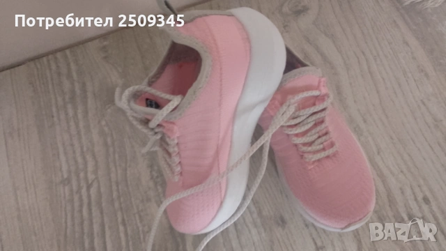 Светещи маратонки 28 номер, снимка 3 - Детски маратонки - 54037563