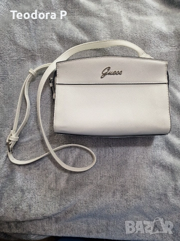 Дамска чанта Guess 