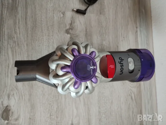 Прахосмукач Dyson V8 SV25  21.6v, снимка 3 - Прахосмукачки - 55621004