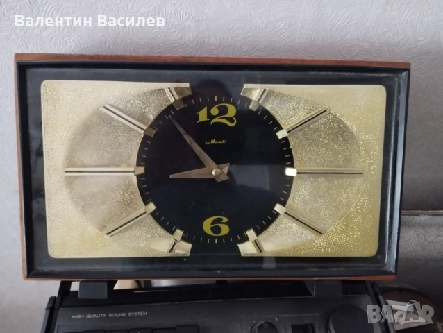 Настолен часовник Маяк , снимка 4 - Антикварни и старинни предмети - 54930186