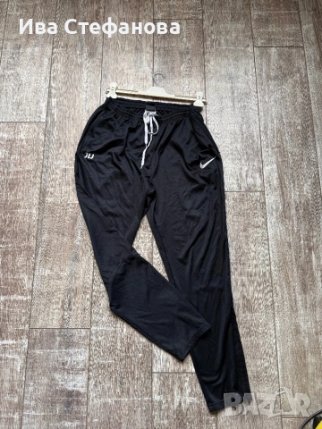 Черно  дамско класическо 100% оригинал спортно долнище Nike nike Найк , снимка 2 - Спортни екипи - 51709148