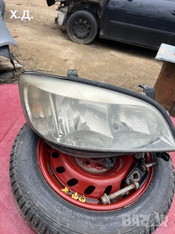 Десен фар Опел зафира А 2002г 