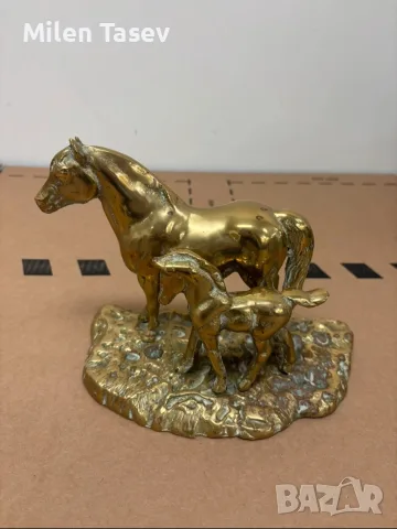 Антична месингова статуетка – кон с конче 🐎  Продавам красива антична месингова статуетка на кон 