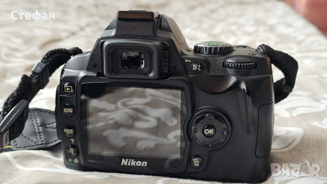 Nikon D40 тяло, снимка 7 - Фотоапарати - 54402278