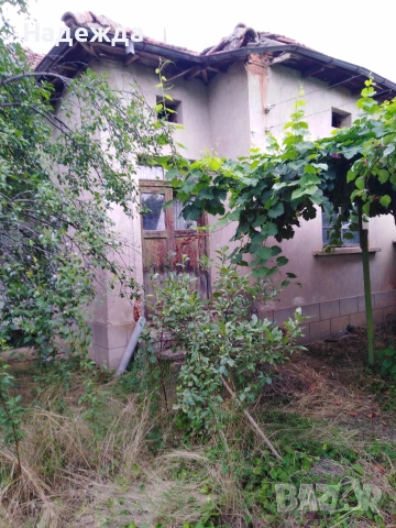 Продава къща с двор, снимка 3 - Къщи - 55248577