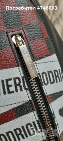  раница от италианския бранд Alviero Rodriguez., снимка 10 - Раници - 54188899