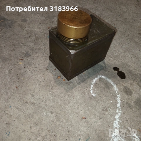 метални кутии от немски автомобил  побират по 1 литър. , снимка 9 - Аксесоари и консумативи - 54486586