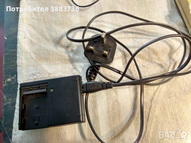 Ориг.зарядно за Sony A33,A57,A65,A68,A77,A99 и дистанционни, снимка 4 - Батерии, зарядни - 55240026