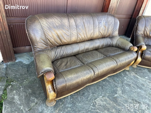 Кожен диван и  фотьойл – естествена кожа, масивни дървени детайли, снимка 2 - Дивани и мека мебел - 53958611