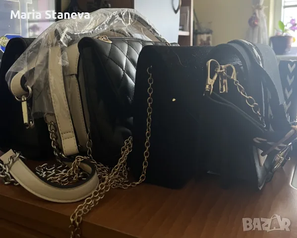 Черни чанти и една бяла. Всички черни са 10€, бялата е 15€. Обща цена на всичко - 50€!, снимка 2 - Чанти - 55644008