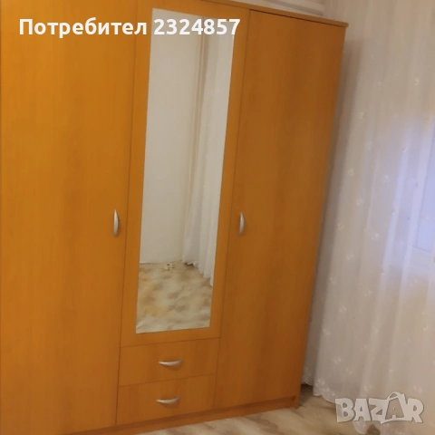 Трикрилен гардероб 