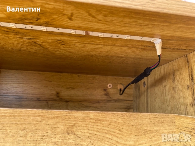 Стоящ TV шкаф с LED , снимка 5 - Шкафове - 54709123