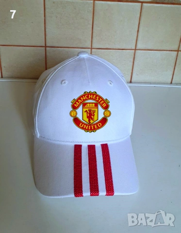 Шапка и шорти adidas Manchester United 