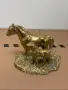 Антична месингова статуетка – кон с конче 🐎  Продавам красива антична месингова статуетка на кон , снимка 1