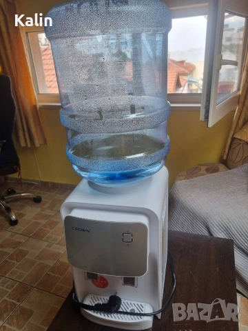 Продавам диспенсър за вода Crown (за топла и студена вода) + галон 19 л., снимка 2 - Други - 55135463