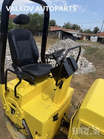 ВАЛЯК ПОД НАЕМ - Двубандажен вибрационен Dynapack CC102 - 2400кг, снимка 3 - Други машини и части - 55612255