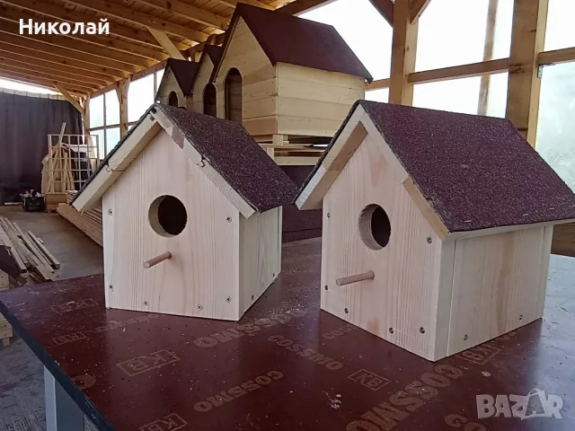 Дървена къща за птици , къща за птички от дърво , къщичка за птици